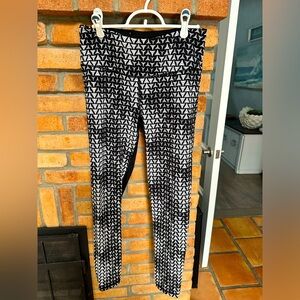 Victoria Secret VSX Sport Leggings size S